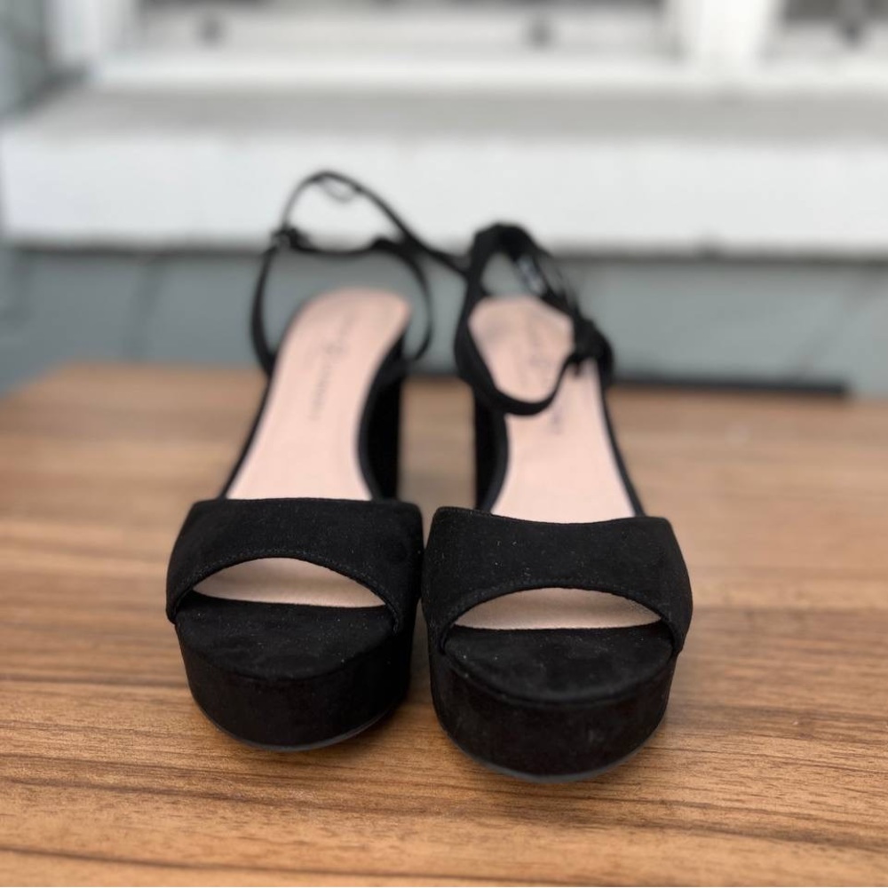 Theresa platform Sandal NEW
